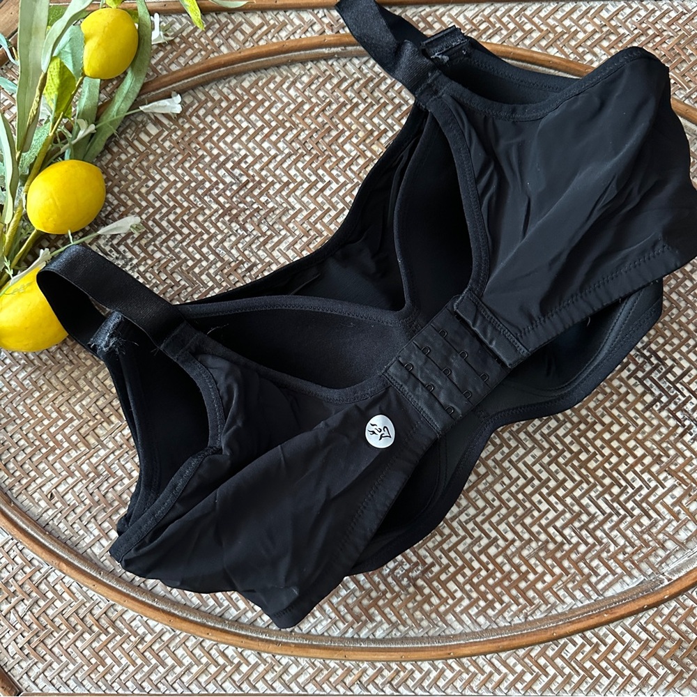 Torrid Active Double Layer Bra Sz 42d - image 2